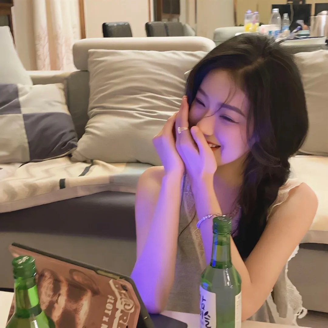 接近无限的白